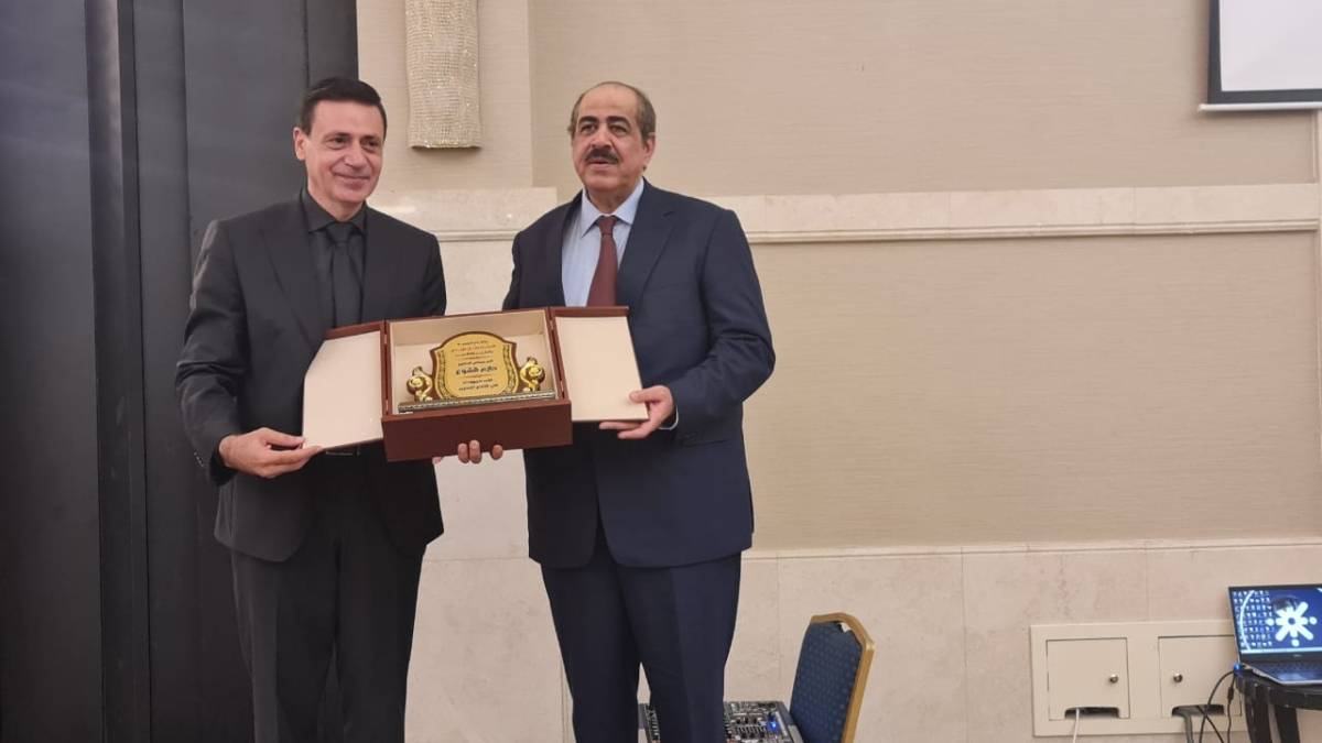 قشوع يرعى حفل تكريم اوائل الكيمياء تاكيدا على اهمية هذا المساق المعرفي الهام الذى عليه تتكأ علوم الحياة