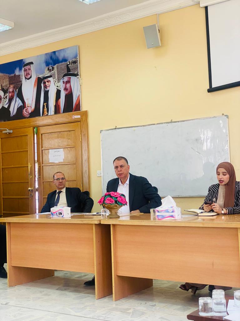 جلسة حوارية تحت عنوان (الشباب والمشاركة في الحياه العامه) في الكرك