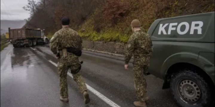 خارجية كوسوفو تدعو صربيا إلى سحب قواتها فورًا من الحدود