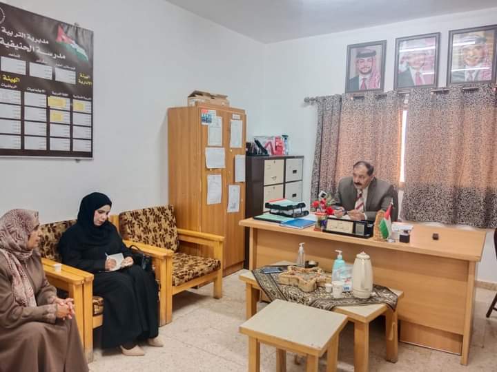 العوران يتفقد مدارس الحنيفية في الموقر