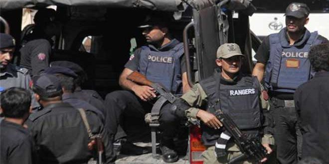 مقتل شرطي ومسلحين اثنين في هجوم شرق باكستان