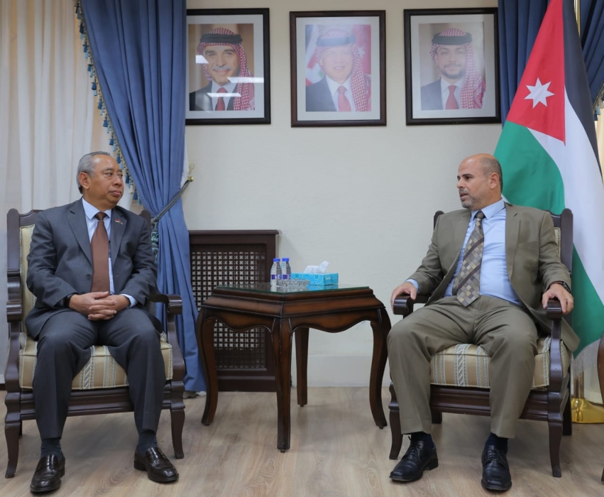 برلمانية الأردن اندونيسيا تبحث والسفير سارونو تعزيز التعاون الثنائي