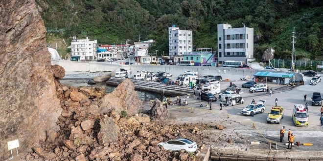 إصابة 4 أشخاص جراء انهيار صخري في كوريا الجنوبية