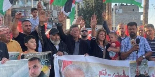 وقفة دعم للأسرى الفلسطينيين جنوب الخليل
