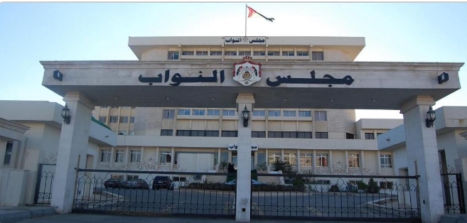 مذكرة نيابية تطالب بتخصيص 350 مقعدًا لتخصص الطب  للطلبة المعيدين