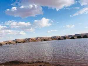 بعد جفاف 12 عاما.. ظهور شلالات وبحيرة جنوبي ليبيا