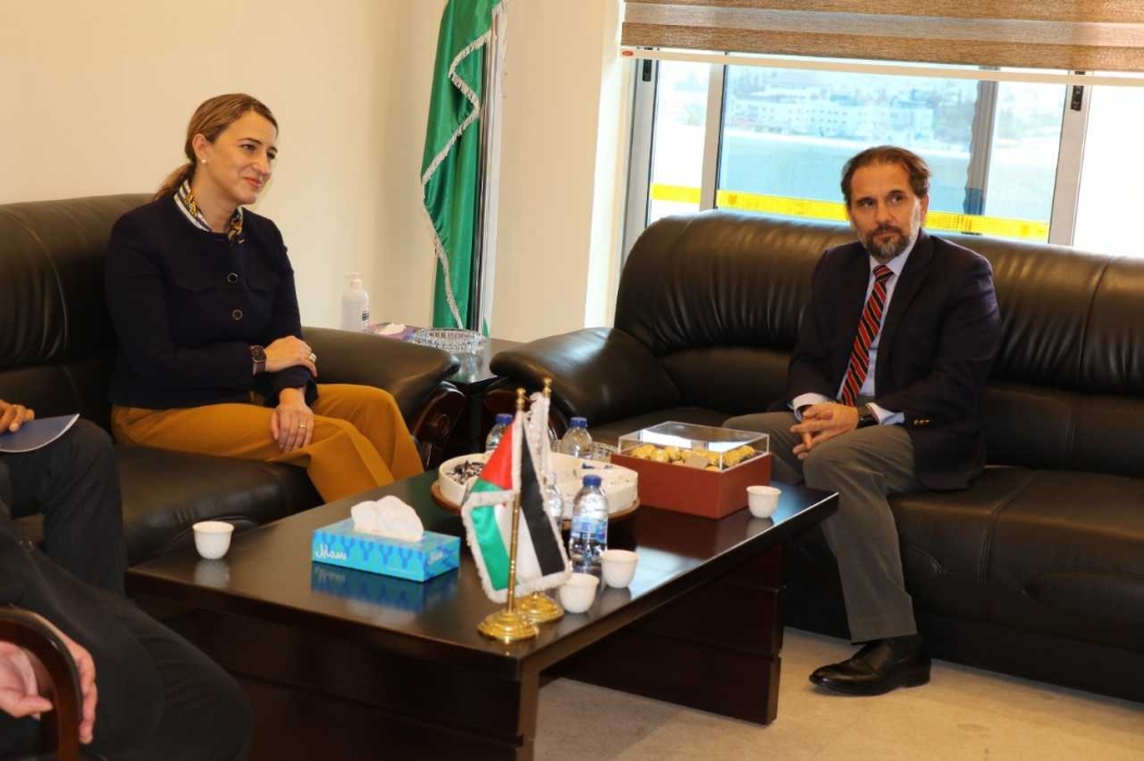 الأمير مرعد يلتقي السفيرة الأميركية لدى المملكة