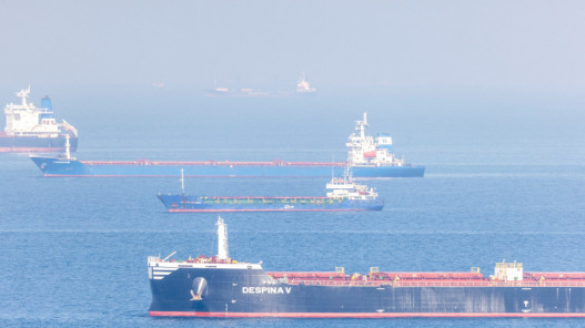 لندن: موسكو تعتزم استهداف سفن مدنية في البحر الأسود بألغام بحرية