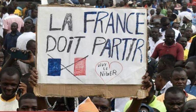 فرنسا تتأهب لسحب قواتها من النيجر