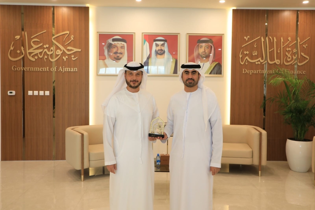 «مالية ومصرف عجمان» يوثقان التعاون المشترك لدعم التنمية الاقتصادية المستدامة في الإمارة