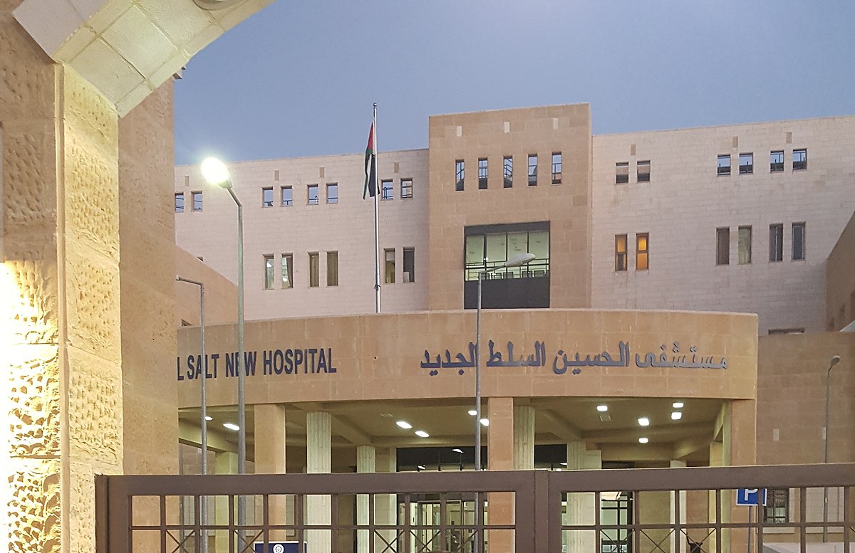 دورات بإنعاش القلب والإسعافات الأولية لمتطوعين بمستشفى الحسين بالسلط