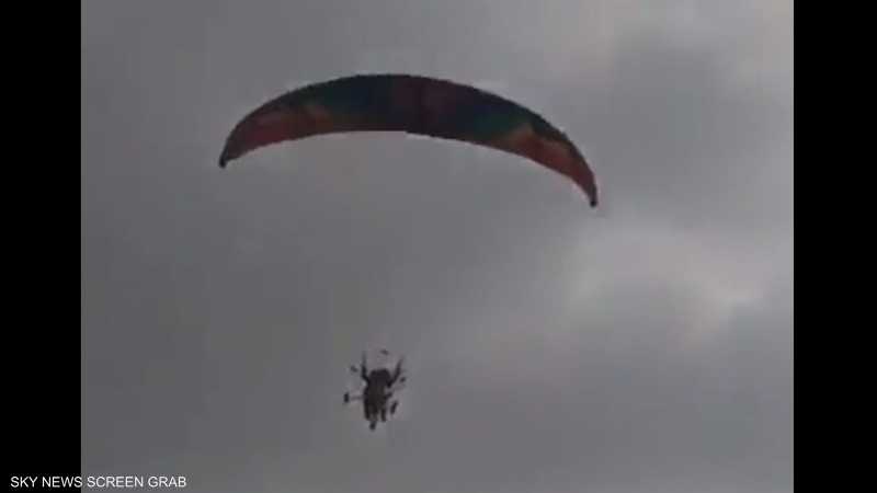 فلسطينيون يتسللون إلى إسرائيل بطائرات شراعية
