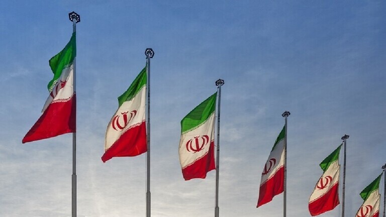 نواب برلمان إيران يهتفون الموت لإسرائيل