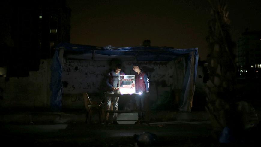 وزير اسرائيلي: قطع الكهرباء عن غزة