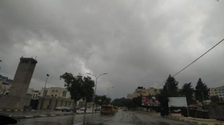 ارتفاع طفيف على الحرارة الأحد وزخات خفيفة متفرقة الاثنين