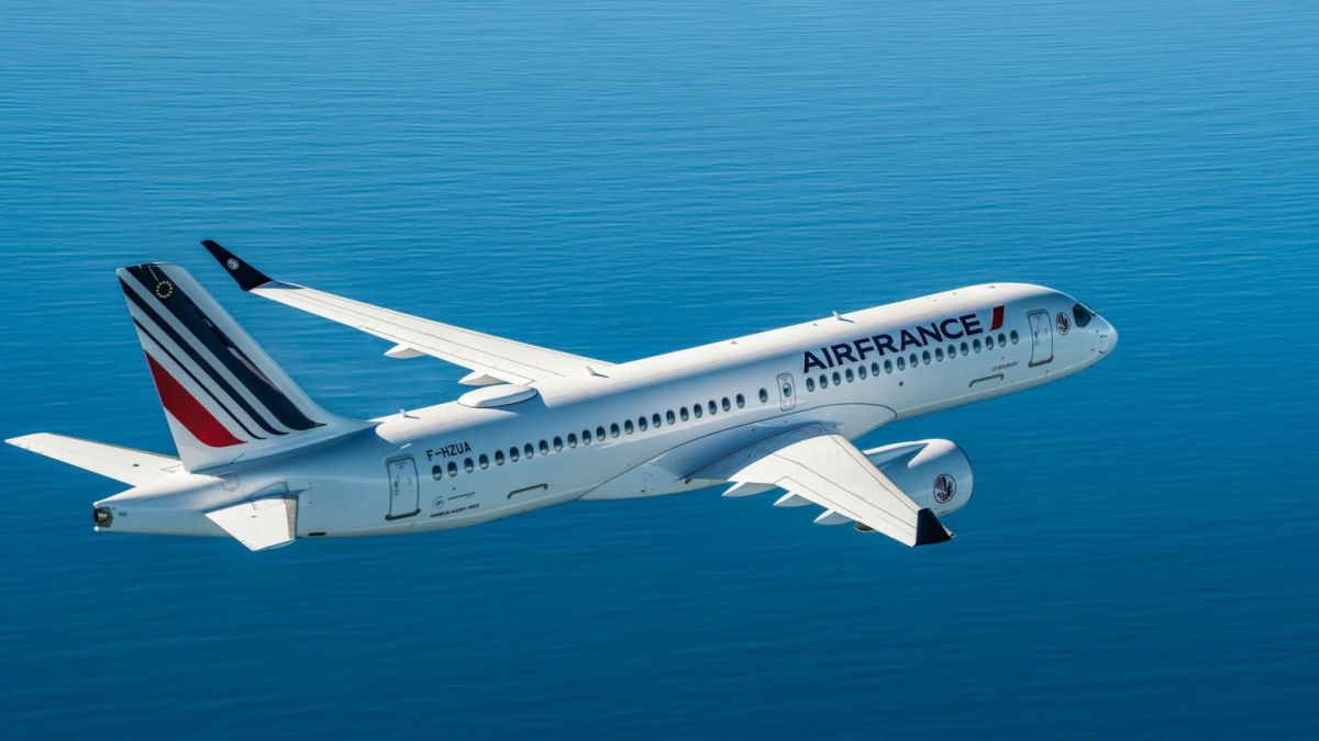 رئيس الوزراء الفرنسي الغاء الرحلات الجوية الى تل ابيب حتى إشعار آخر