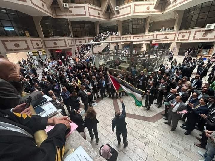 محامو الأردن يتوقفون عن الترافع أمام المحاكم تضامنا مع غزة