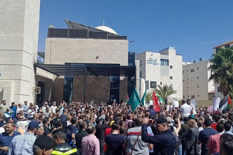 وقفة جديدة بالقرب من السفارة الإسرائيلية