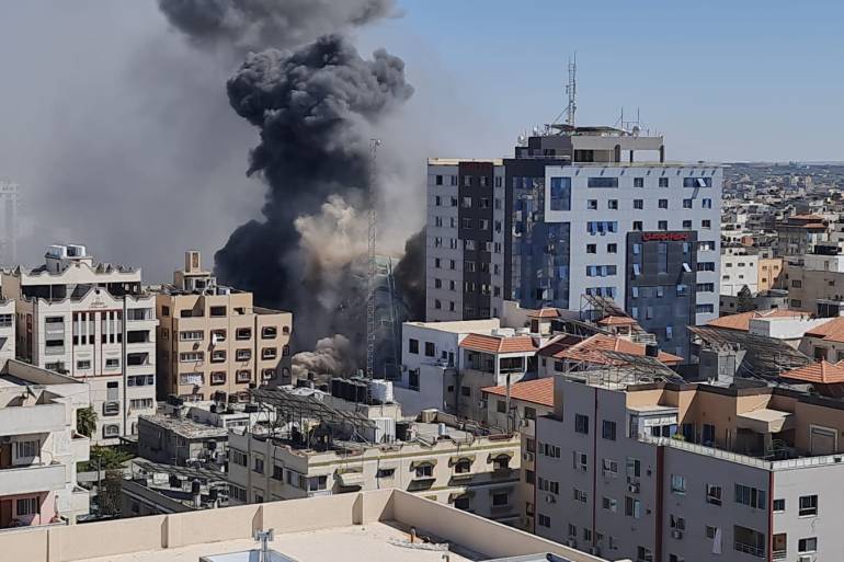 Israel airplanes bomb 3 houses in Gaza
