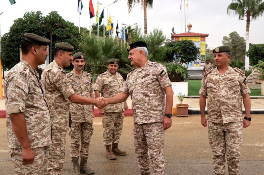 رئيس الأركان يزور قيادة المنطقة العسكرية الشرقية