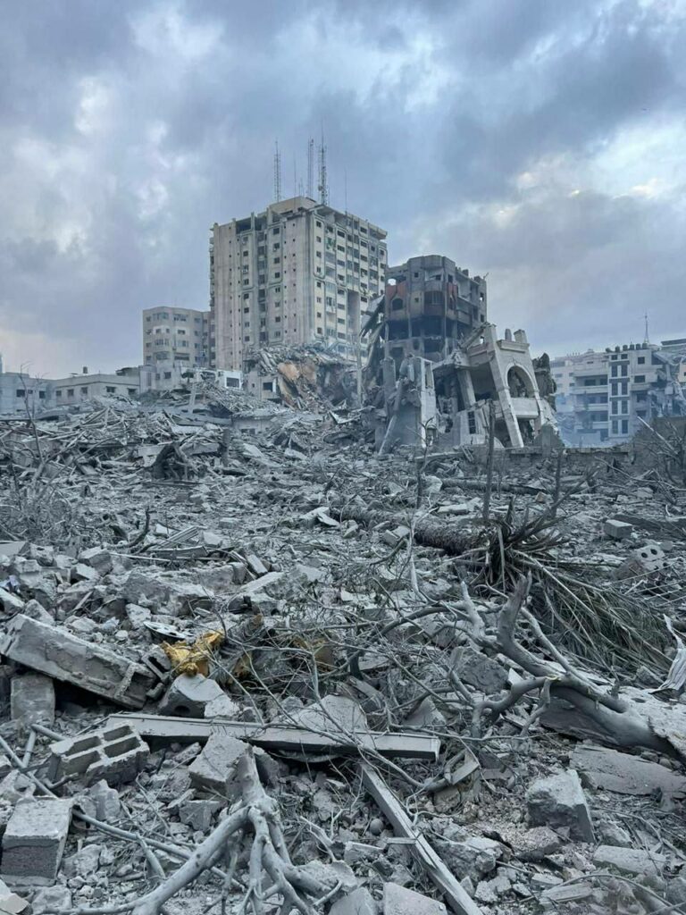 “الرمال”.. الغارات الإسرائيلية تحول أرقى أحياء غزة إلى ركام