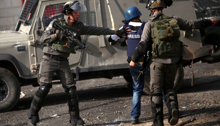 الصحفيين الفلسطينيين خطير، وهناك شهداء ومختفين ومصابين