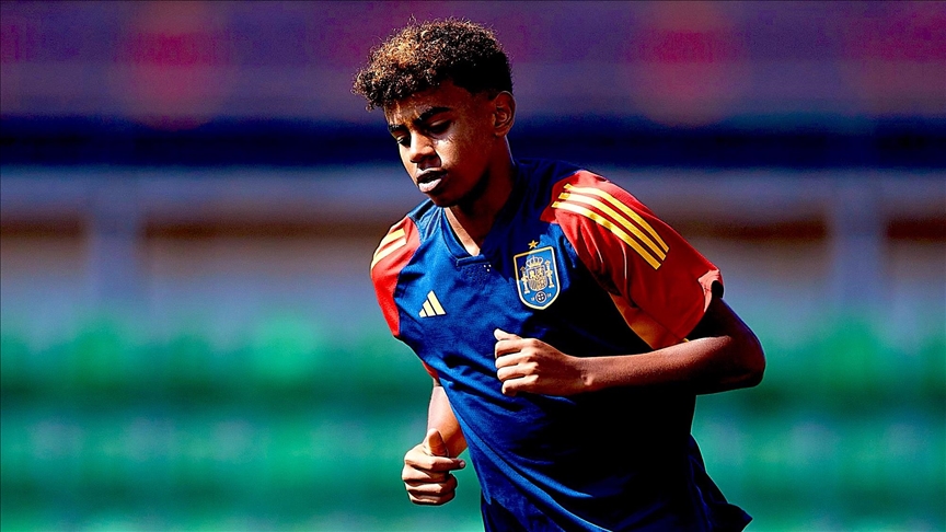 الاتحاد المغربي ينفي إغراء لامين يامال لتمثيل أسود الأطلس