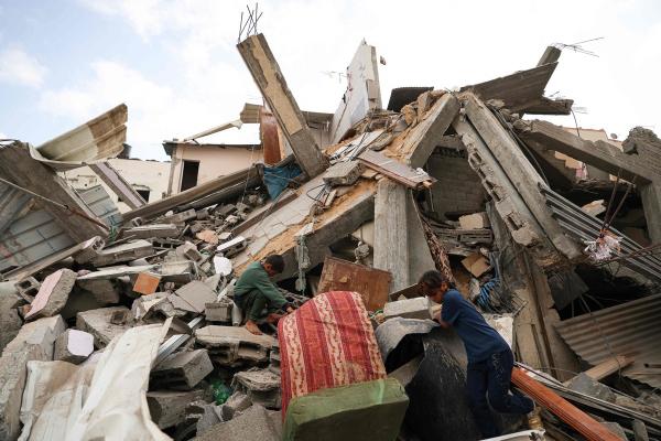 غزة: أعداد كبيرة من الفلسطينيين تحت ركام منازل دمرها الاحتلال