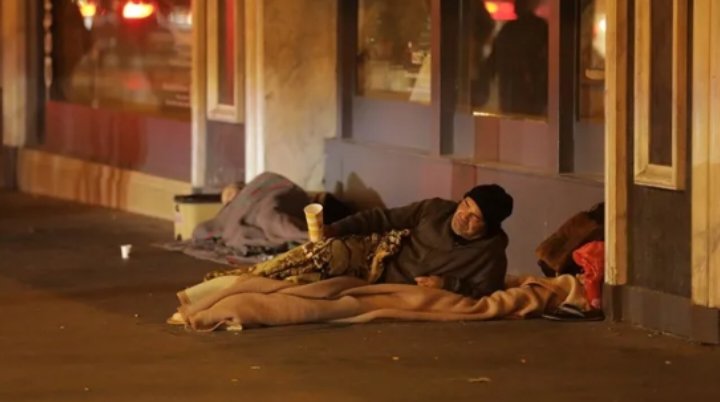 مأساة تتفاقم بشوارع أوروبا.. تزايد أعداد المشردين في دول الغرب