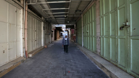 إصابتان حرجتان في مواجهات مع الاحتلال بالظاهرية والخليل