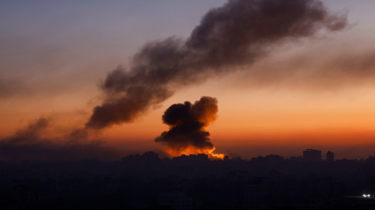 جيش الاحتلال الإسرائيلي يأمر سكان مدينة غزة بإخلائها والتوجه جنوبا