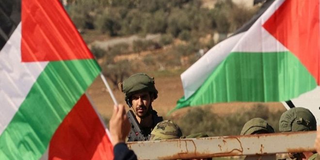 موقع أمريكي: وسائل الإعلام الأمريكية تستخدم لغة أحادية الجانب لتشويه ما يجري في فلسطين المحتلة