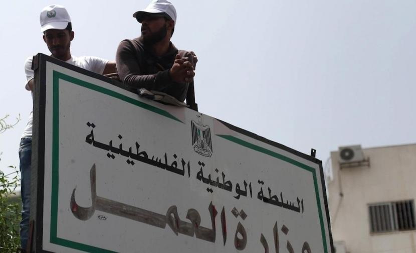 اتصالات فلسطينية لمعرفة مصير العمال المعتقلين في إسرائيل