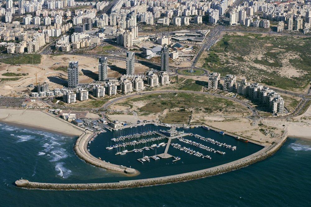 الاحتلال يخلي سكان اسدود