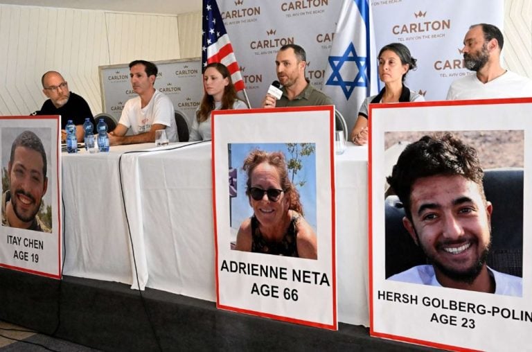 أهالي الأسرى الإسرائيليين في غزة غاضبون.. تصعيد ضد حكومة الاحتلال الغاشم