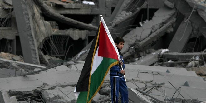 (إسرائيل) تدفع نحو نكبة جديدة… الفلسطينيون: لن نغادر أرضنا