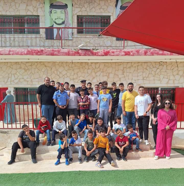 جانـب مـن أنشطـة الشرطـة المجتمعيـة فـي الباديـة