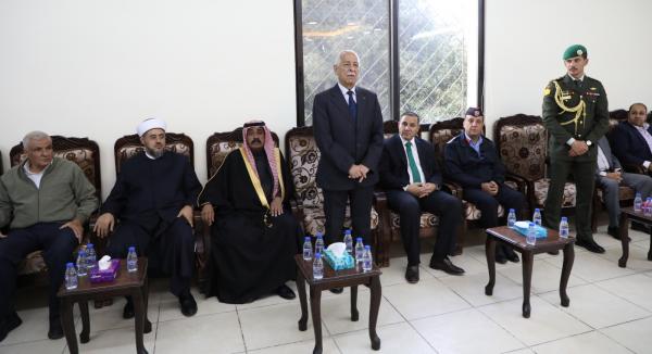 العيسوي ينقل تعازي الملك وولي العهد بوفاة العواملة