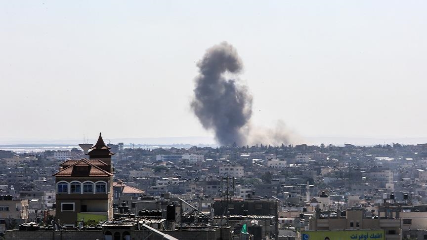 قتلى وجرحى بقصف إسرائيلي لمخيم وسط غزة