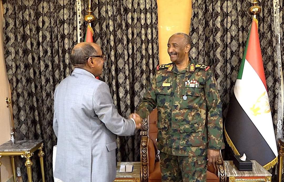 برهان يوجه الخارجية بتعزيز تواصلها مع العالم الخارجي