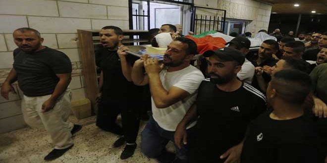 استشهاد فلسطينيين اثنين وإصابة واعتقال آخرين في الضفة الغربية