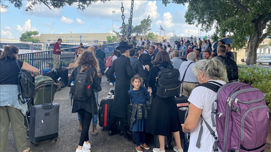 يديعوت أحرونوت: نصف مليون إسرائيلي نزحوا من منازلهم