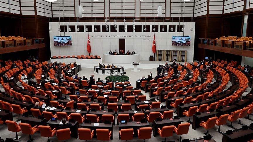 الحكومة التركية تعرض خطتها التنموية على البرلمان
