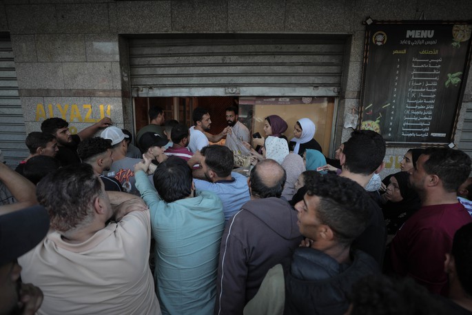 برنامج الأغذية العالمي: مخزون الغذاء في متاجر غزة يكفي لأيام