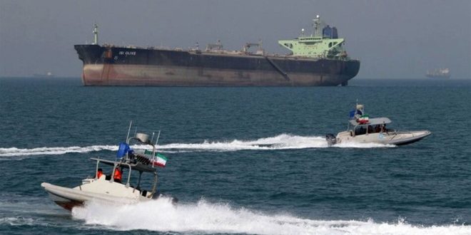 إيران.. احتجاز سفينة أجنبية تحمل وقوداً مهرباً
