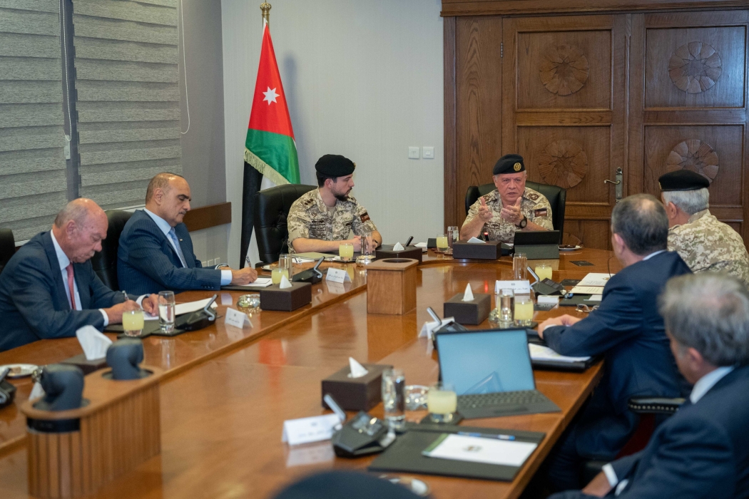 الملك يؤكد خلال ترؤسه اجتماعا بالقيادة العامة للقوات المسلحة رفض الأردن بشكل قاطع لأي سيناريو يستهدف تهجير الفلسطينيين