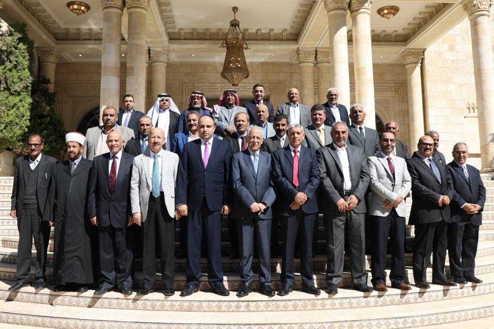 بالصور ... العيسوي يلتقي وفدا من مجلس قبيلة عباد برئاسة النائب السابق فضيل النهار