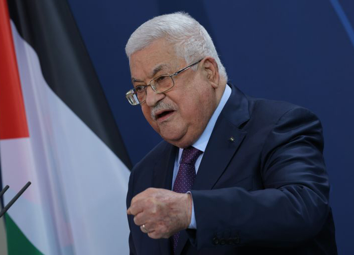 الرئيس الفلسطيني يعلن الحداد العام لثلاثة أيام حدادا على شهداء المستشفى المعمداني بغزة