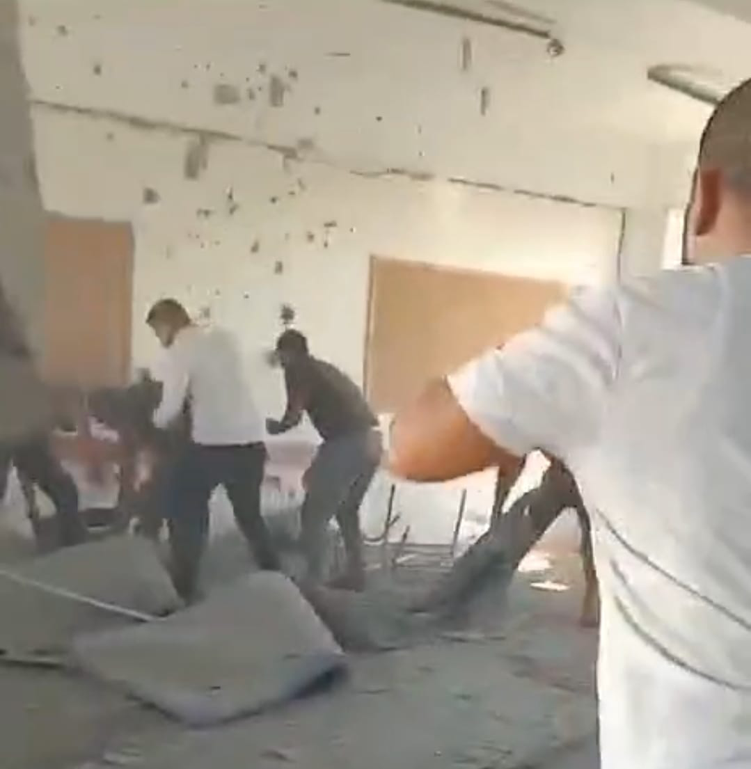 قصف مدرسة تابعة للاونروا في مخيم المغازي بغزة
