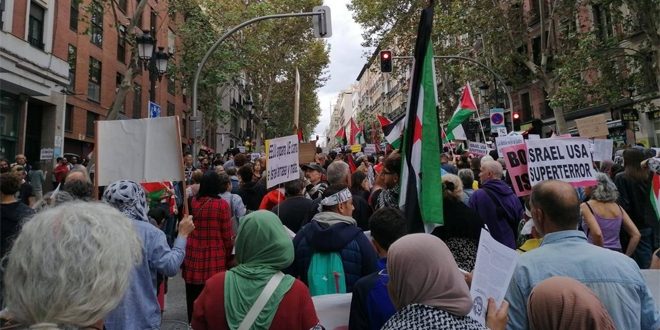 مظاهرات في إسبانيا تنديداً بالمجازر التي يرتكبها كيان الاحتلال الإسرائيلي في غزة